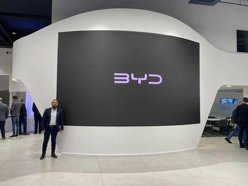 BYD autószalon megnyitón járt iskolánk